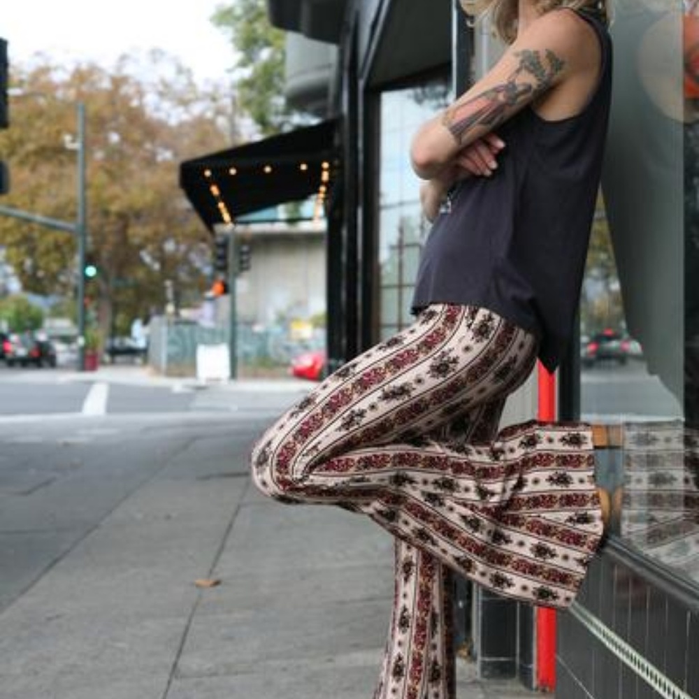 Novella Royale Navy & Light Blue Floral Bootcut Pants